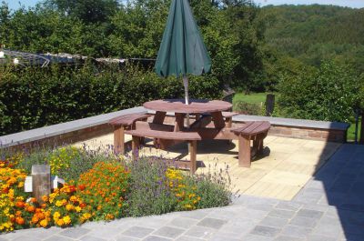 Terrasse en dalle reconstituée imitation bois