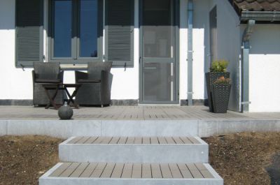 Escalier en pierre bleue et dalle PVC